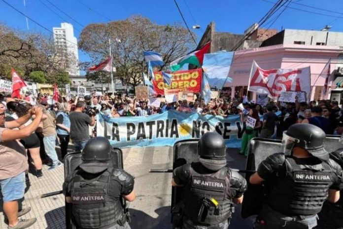 Rosario movilizada por presencia de Milei