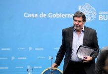 RENUNCIÓ SILEONI A LA DIRECCIÓN GENERAL DE ESCUELAS DE LA PCIA. DE BS. AS.