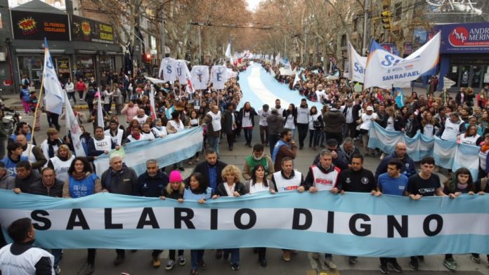 Trabajadores movilizan