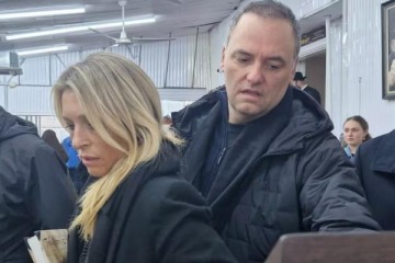 Adorni y Sra.